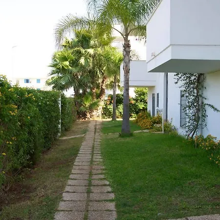 La Torre Hotel *